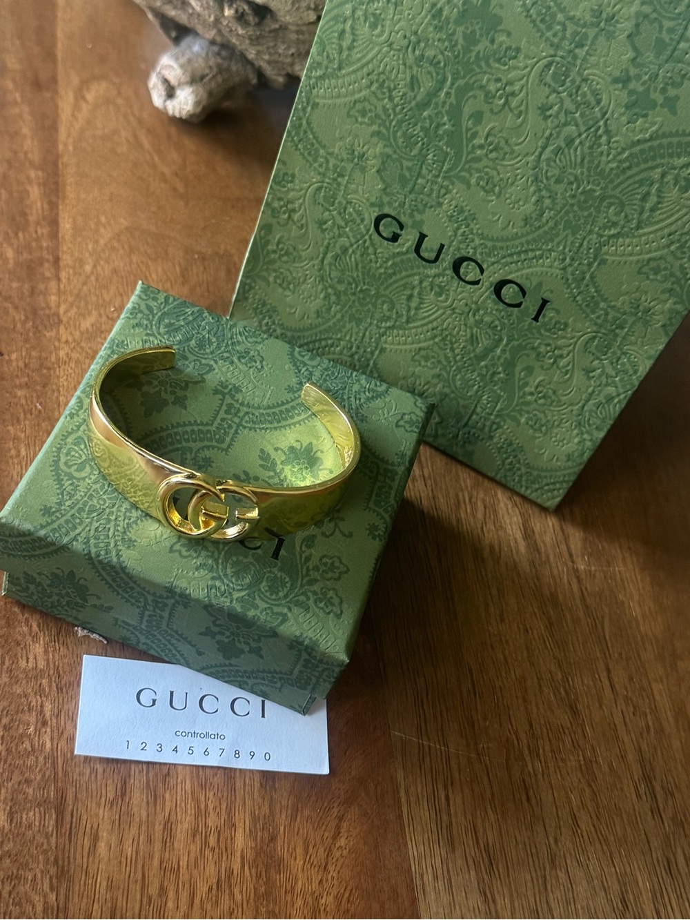 Gucci Gold Interlocking G Cuff Bracelet - Picture 7 of 7